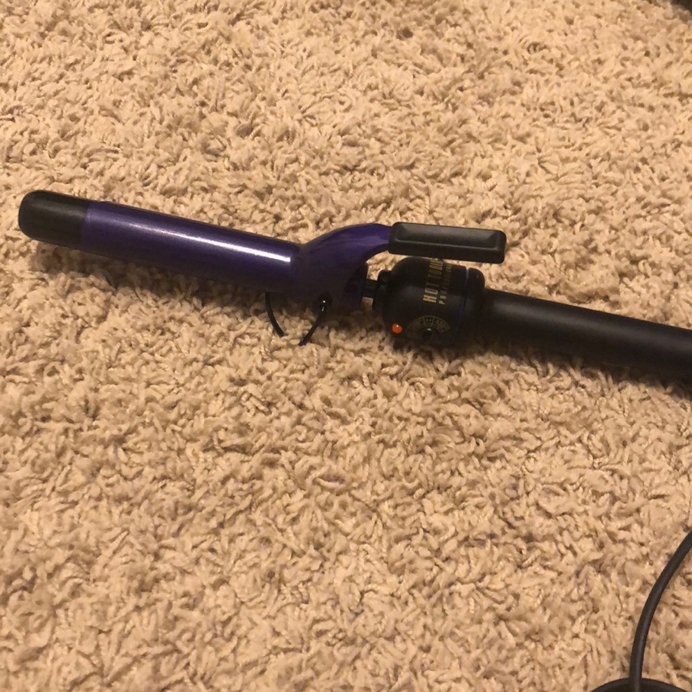 HOT TOOLS curling iron with FREE gift